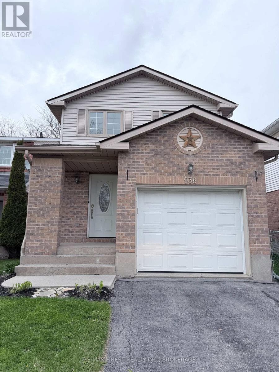 936 KILLARNEY CRESCENT in Gardiners / Meadowbrook