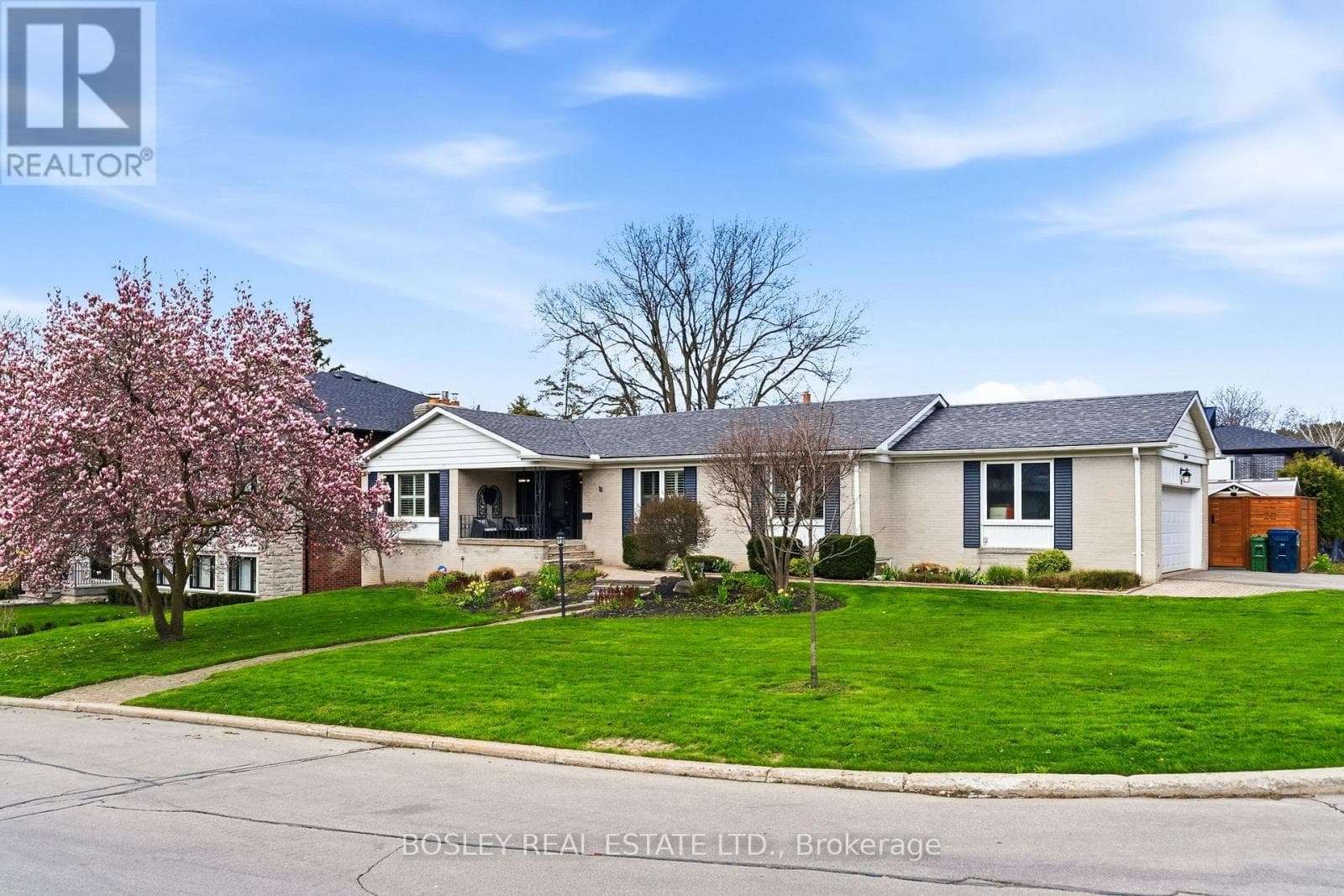 18 TETBURY CRESCENT in Parkwoods-O'Connor Hills