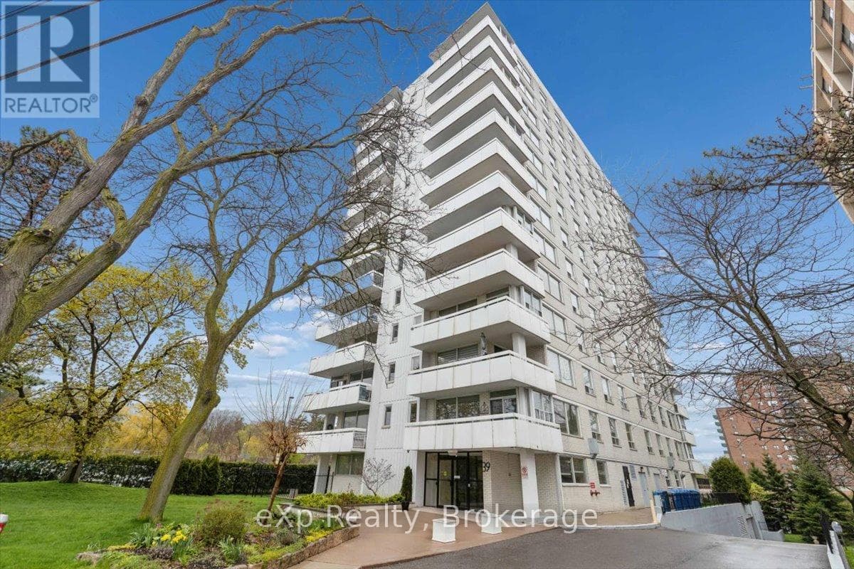 403 - 39 STAVEBANK ROAD N in Port Credit