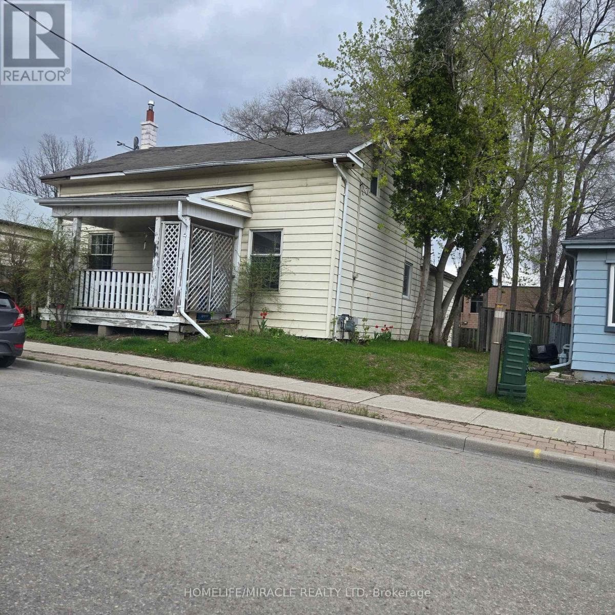 451 SIMCOE STREET in Newmarket Quaker Hill/Haskett Park