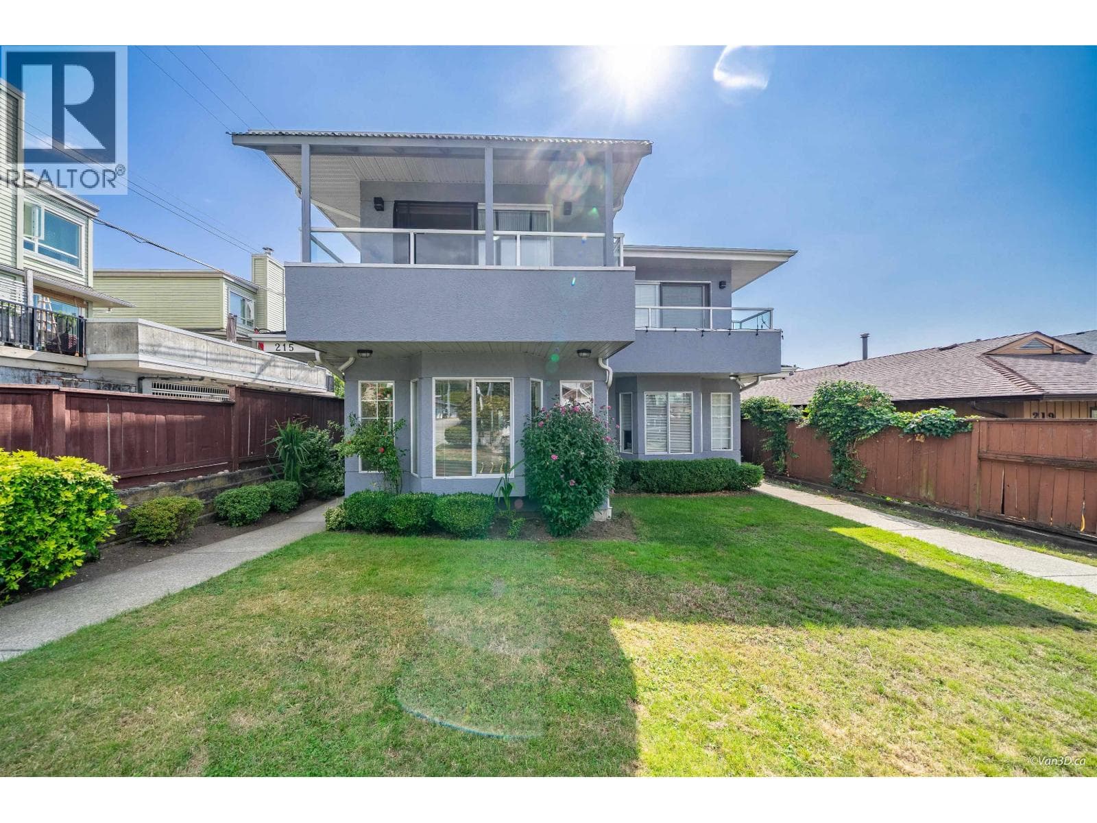 215 W 18TH STREET in Central Lonsdale