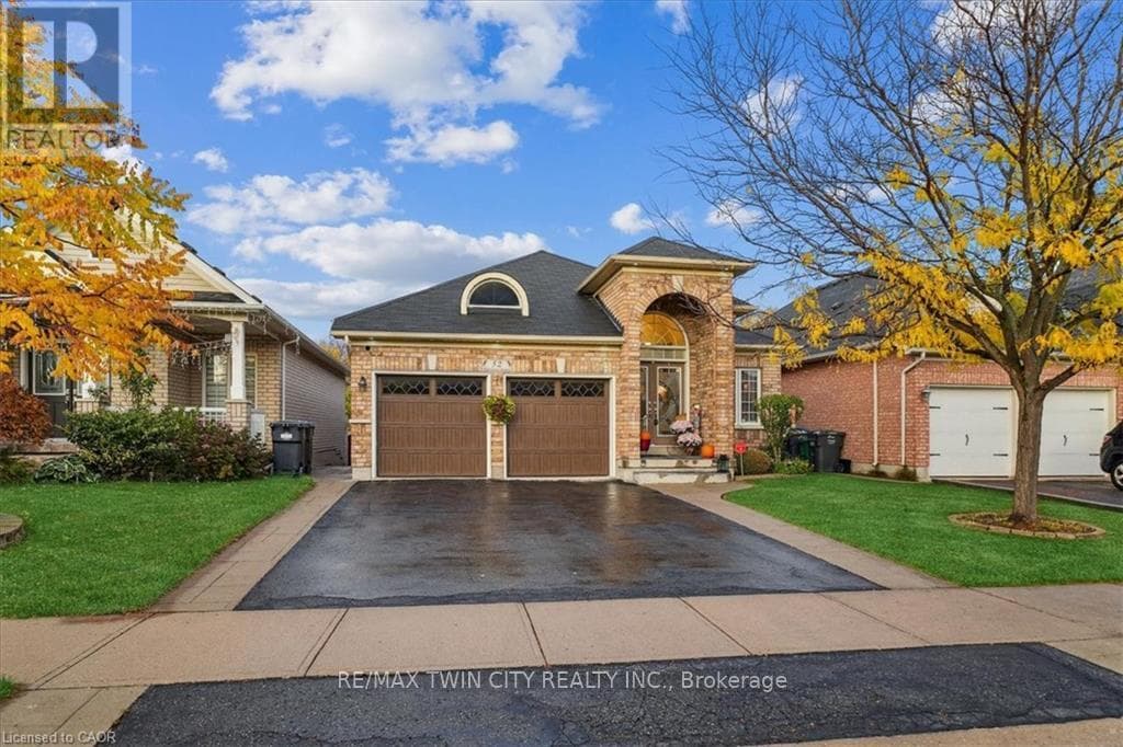 52 MISTYCREEK CRESCENT in FLETCHERS MEADOW NORTH
