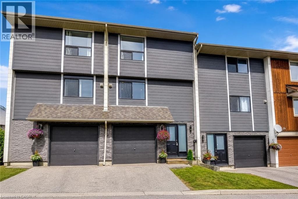 135 CHALMERS Street S Unit# 18 in Galt City Centre/South Galt