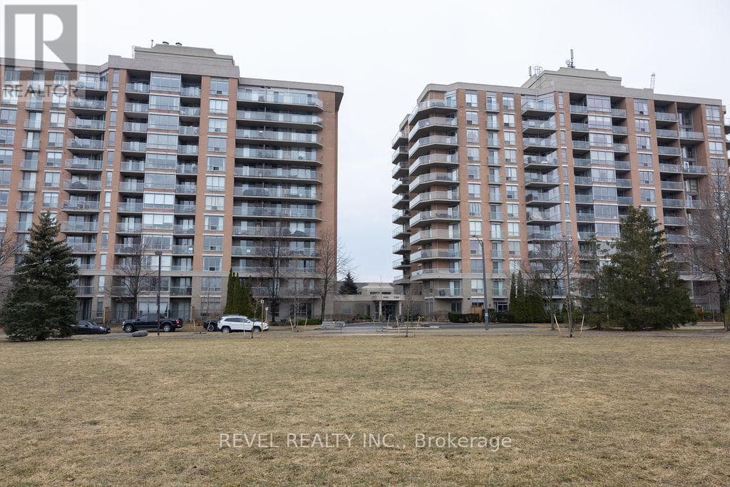 104 - 1150 PARKWEST PLACE in Lakeview