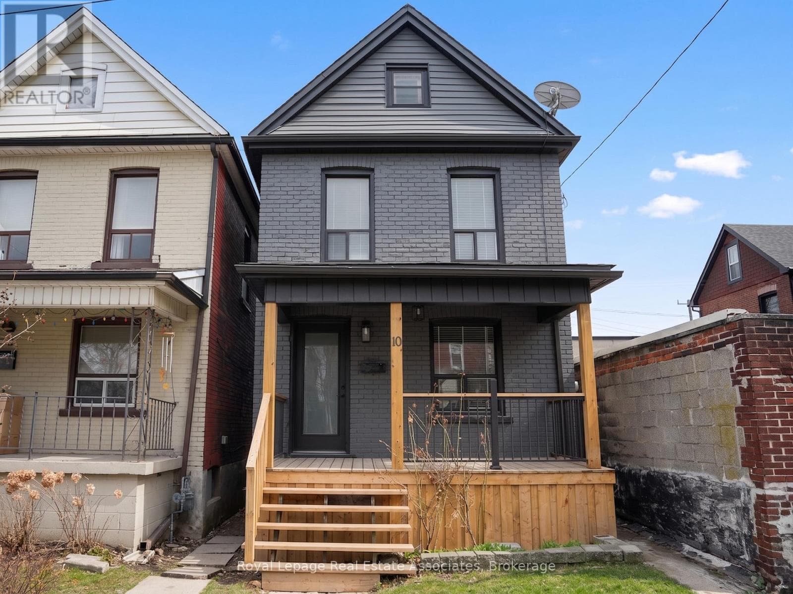 10 GORDON STREET in Crown Point West