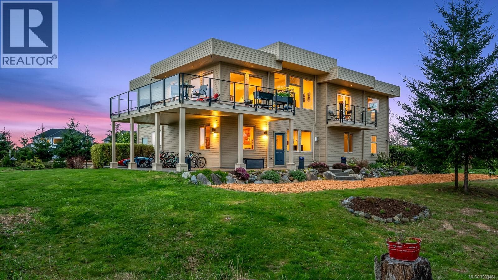 3389 RHYS ROAD in