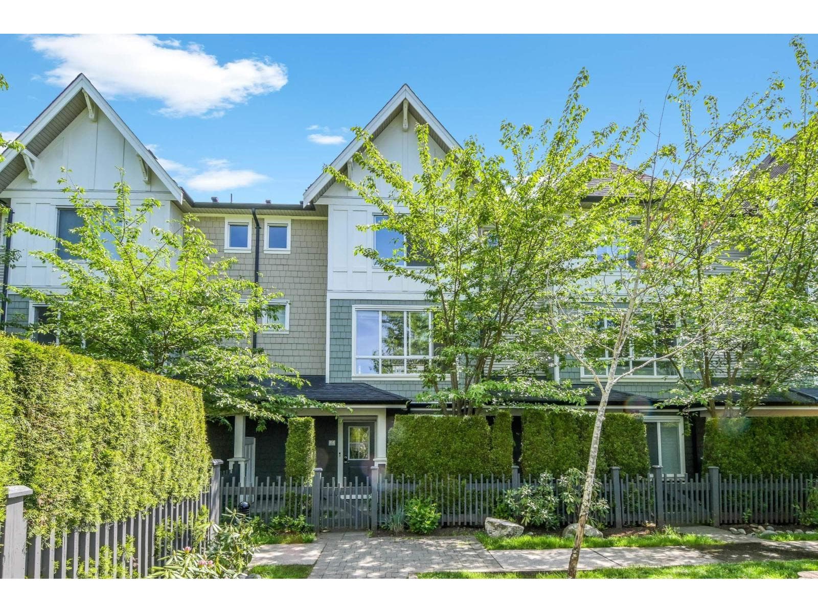 44 8138 204 STREET in Willoughby
