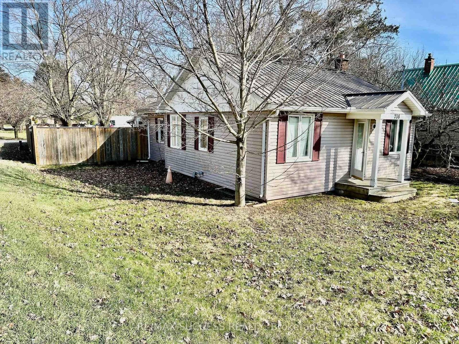 738 MOUNT PLEASANT ROAD in