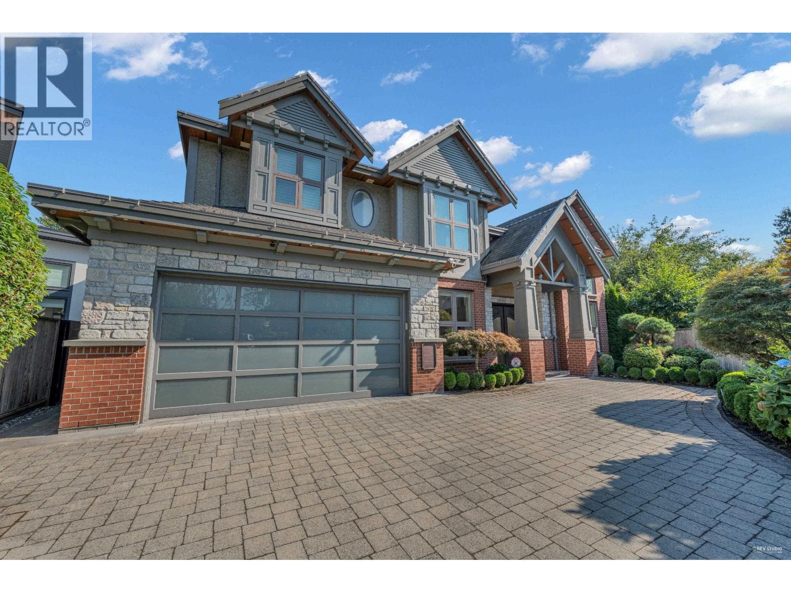 10460 REYNOLDS DRIVE in Blundell