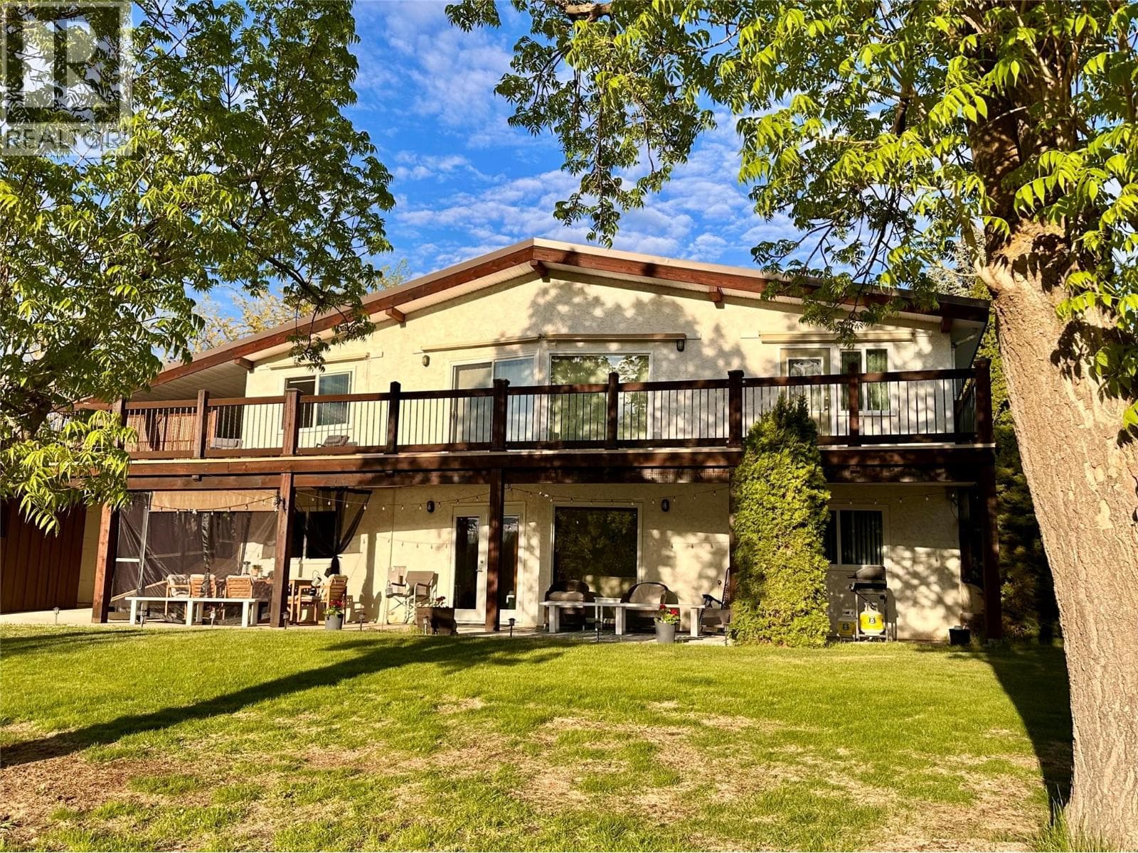 7562 CREST-A-WAY Road in