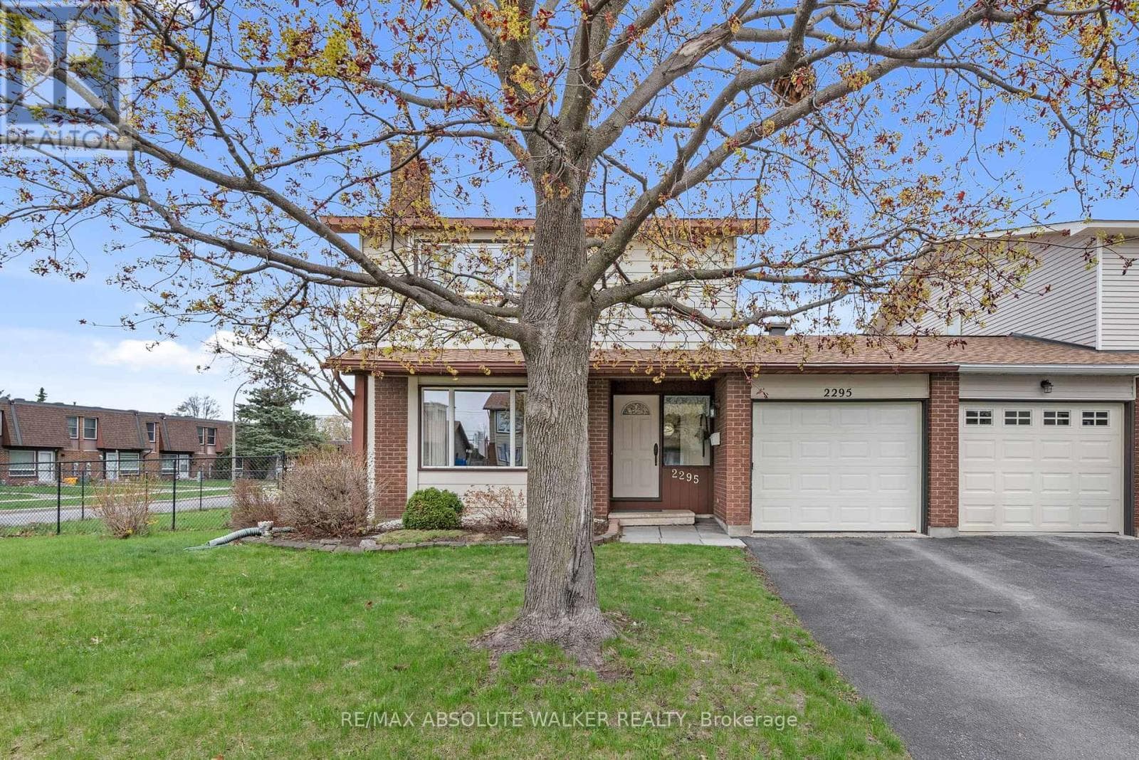2295 COTTER'S CRESCENT in OLD HUNT CLUB