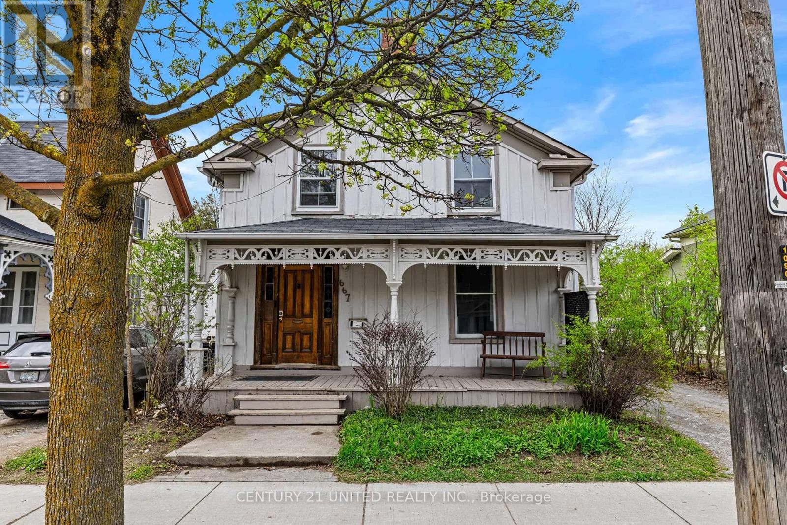 667 GEORGE STREET NORTH in North Central