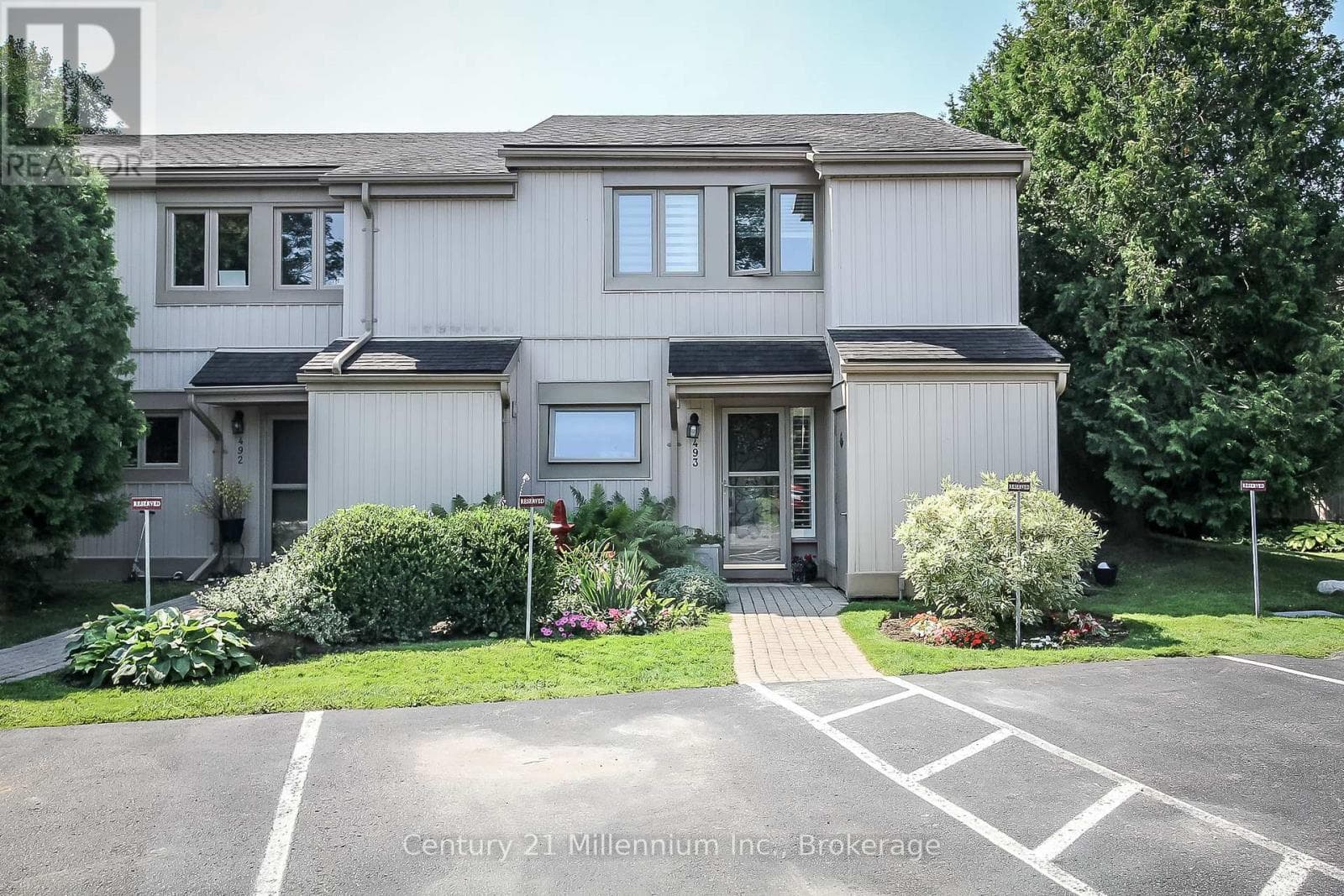 493 OXBOW CRESCENT in