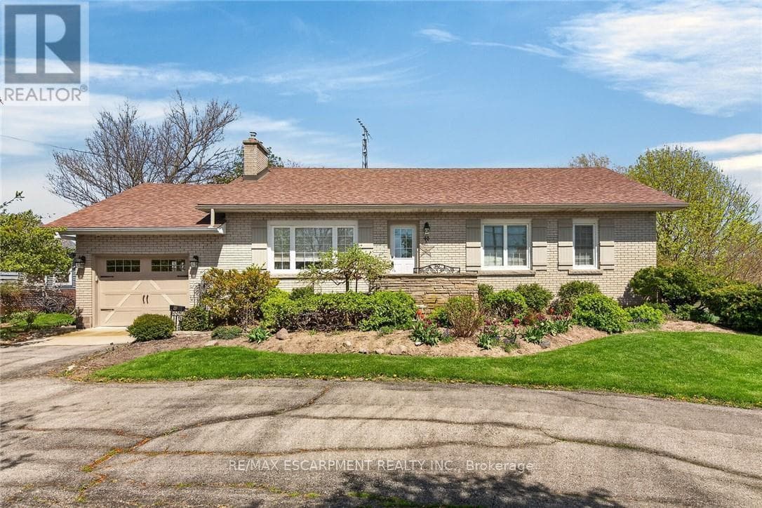 46 ERIE STREET NORTH in