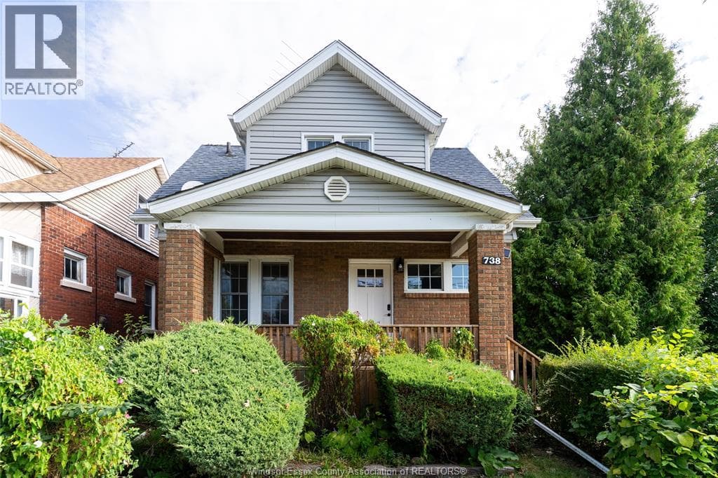 738 BROCK STREET in Sandwich