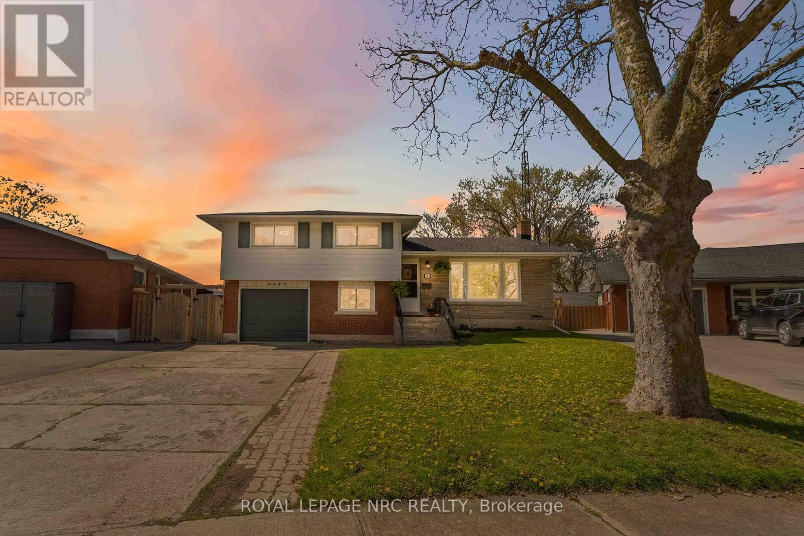 4485 QUEENSWAY CRESCENT in