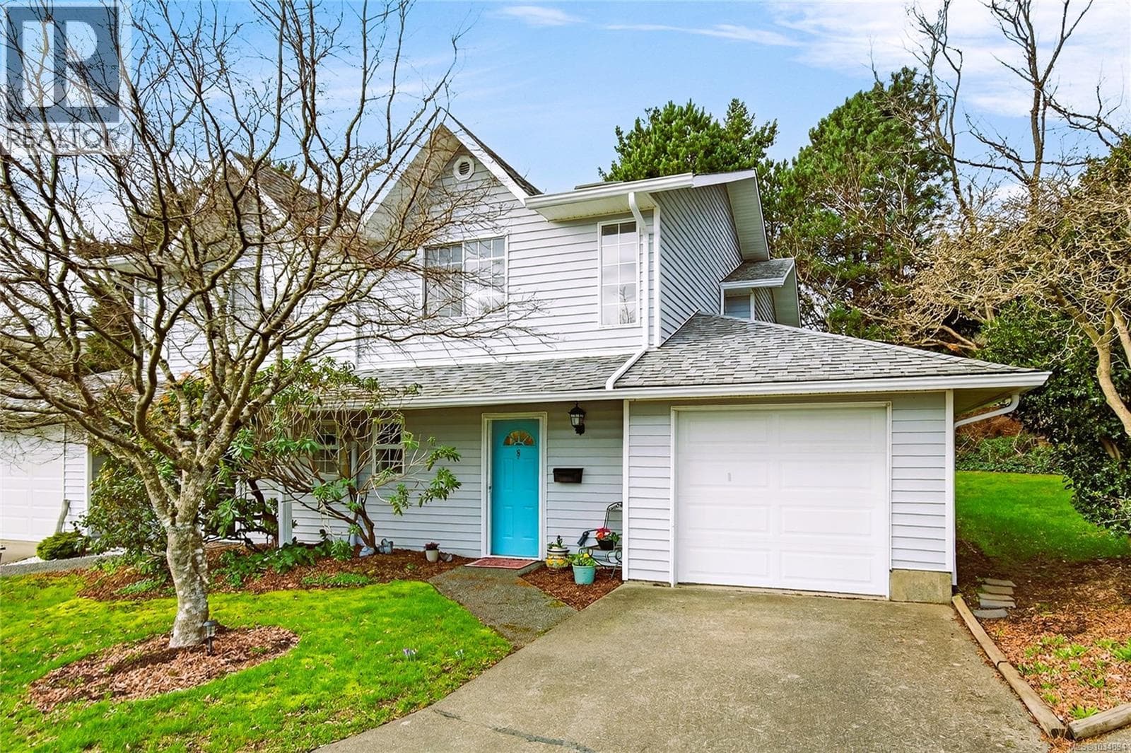 8 2200 Manor Dr in
