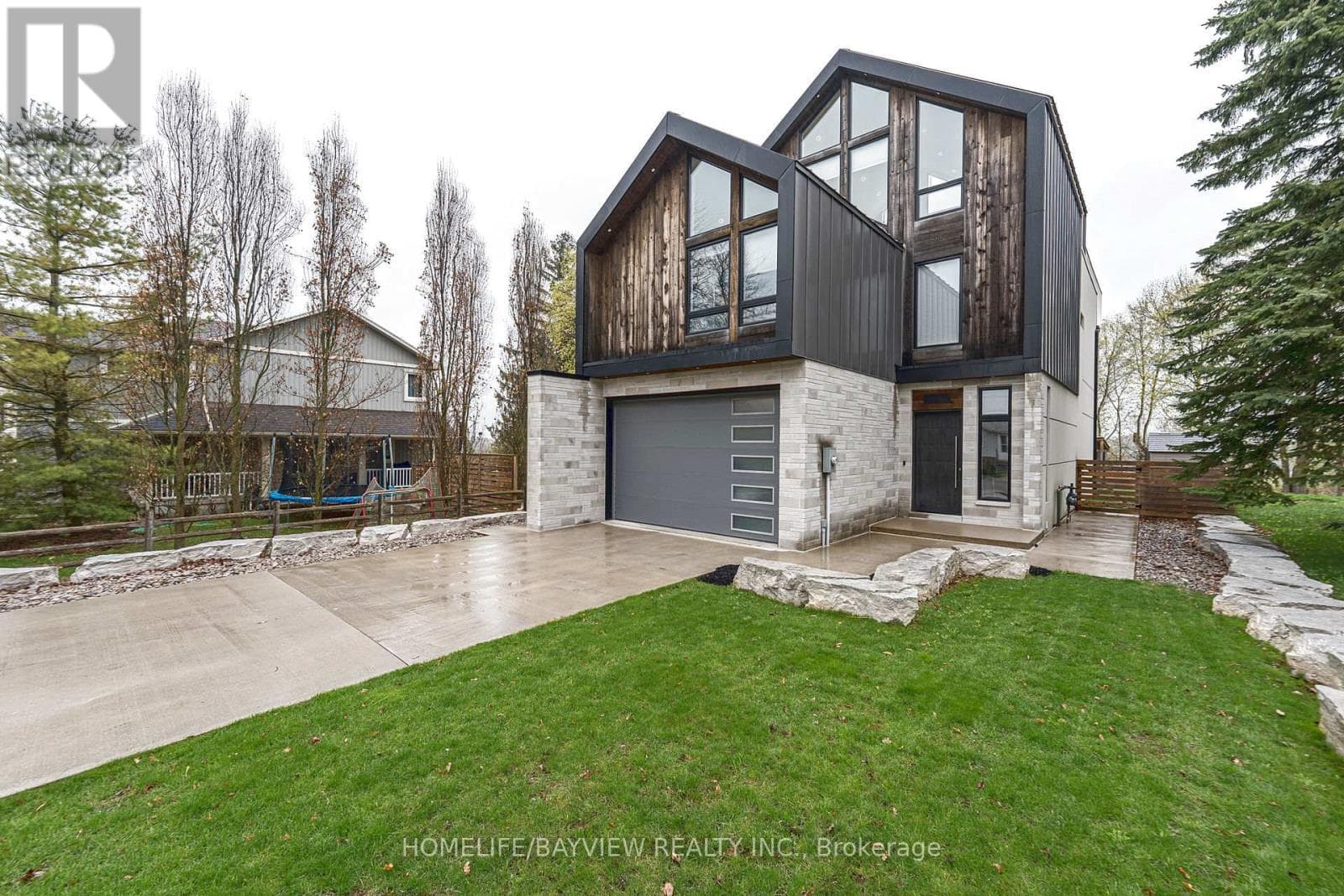 16 WINDSOR DRIVE in Ballantrae-Stouffville