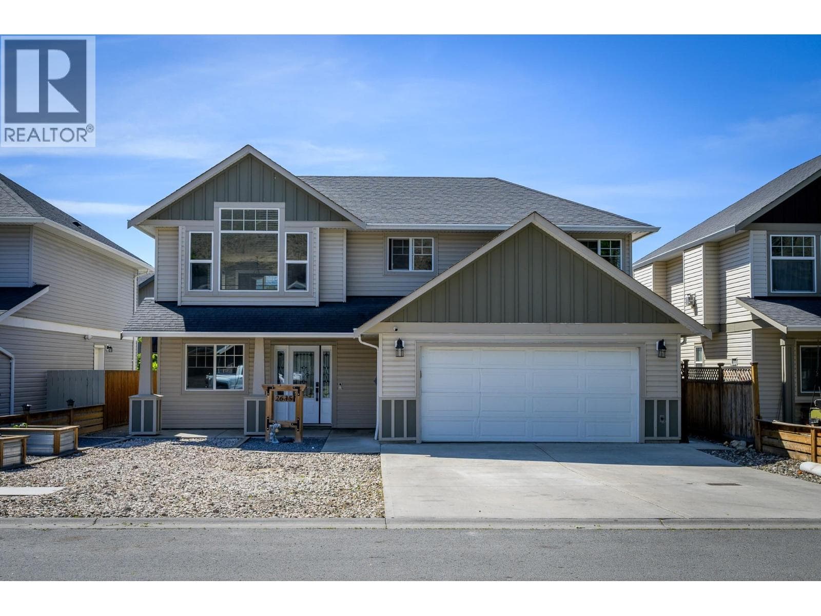 2635 ROSEWOOD AVENUE in