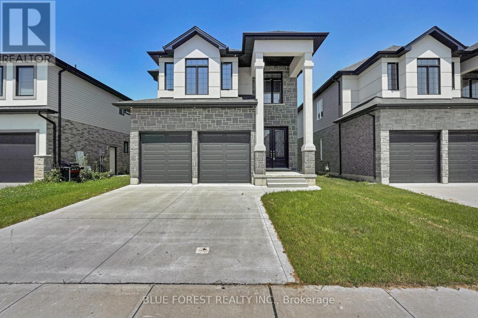 2916 LEMIEUX WALK in Longwoods