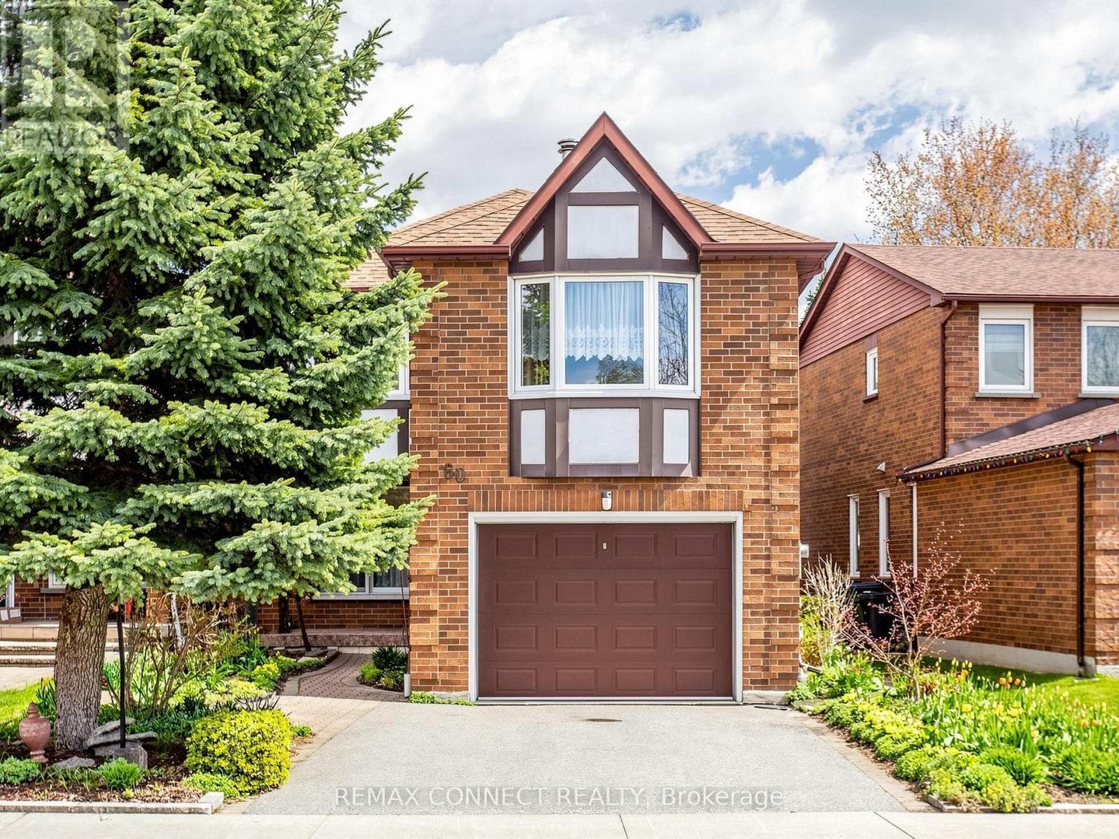60 STARSPRAY BOULEVARD in West Rouge