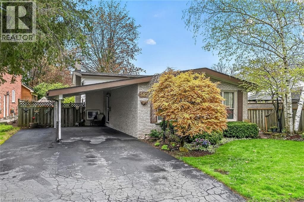 582 WOODVIEW ROAD in