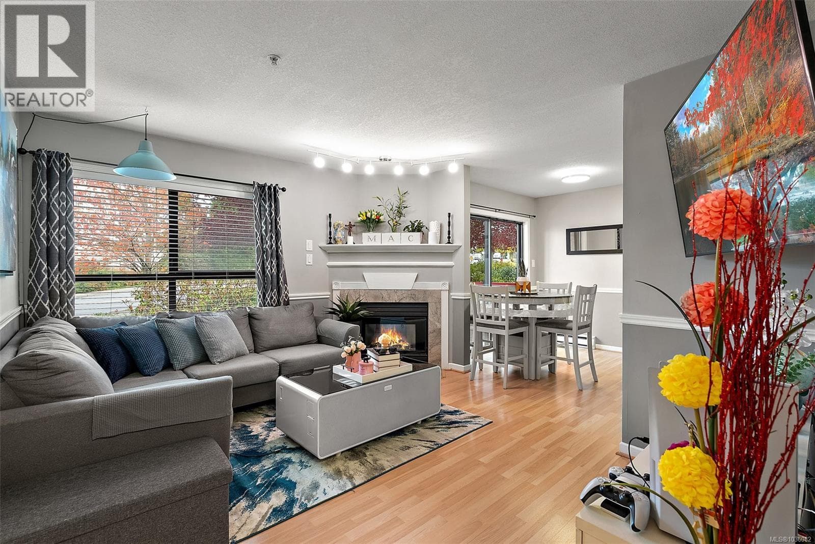 202 7 Gorge Rd W in Burnside