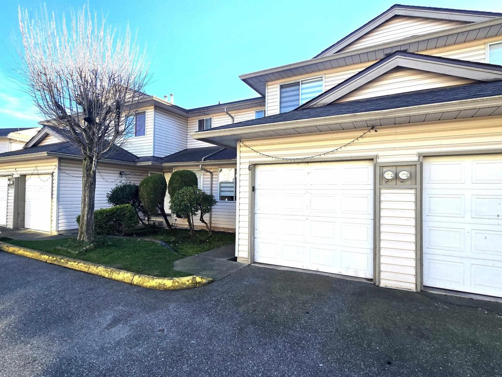 6 3070 TOWNLINE ROAD in Townline