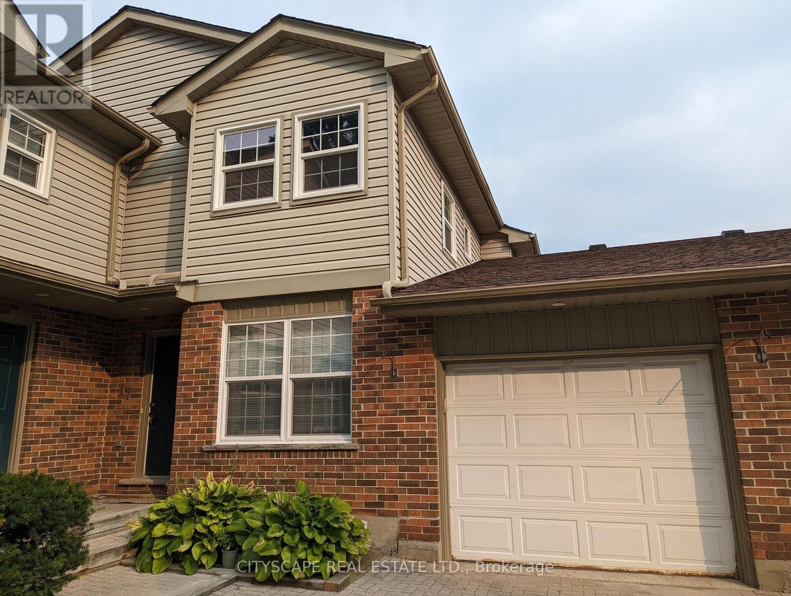 17 - 250 KEATS WAY in Beechwood