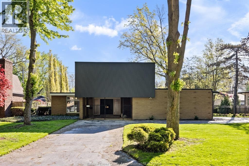 3760 VICTORIA BOULEVARD in South Windsor