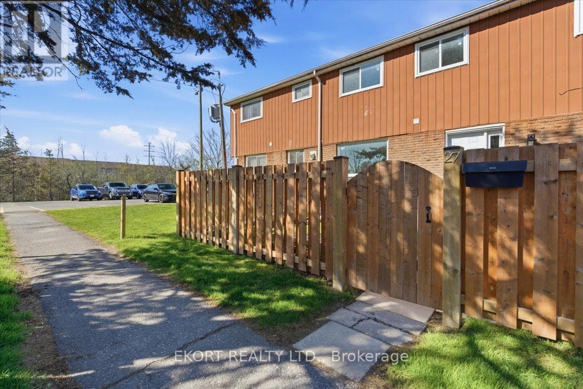 27 - 17 TRACEY PARK DRIVE in
