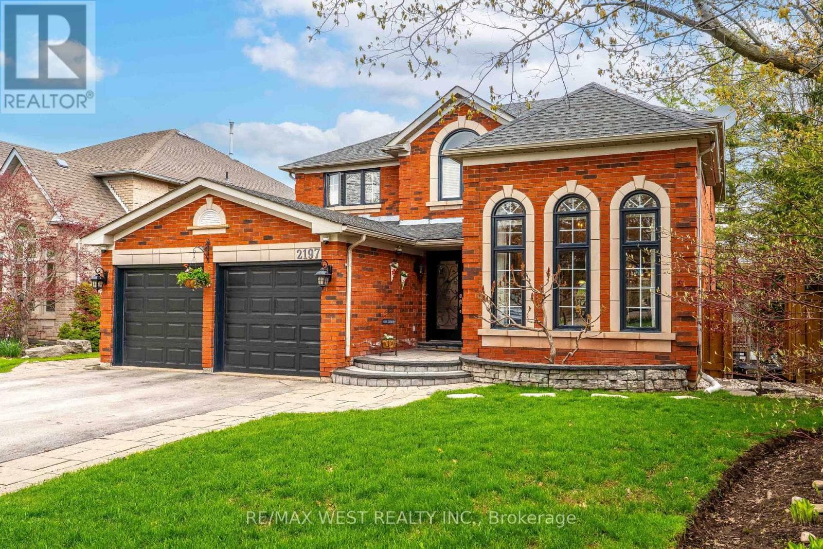 2197 SHAFTESBURY COURT in
