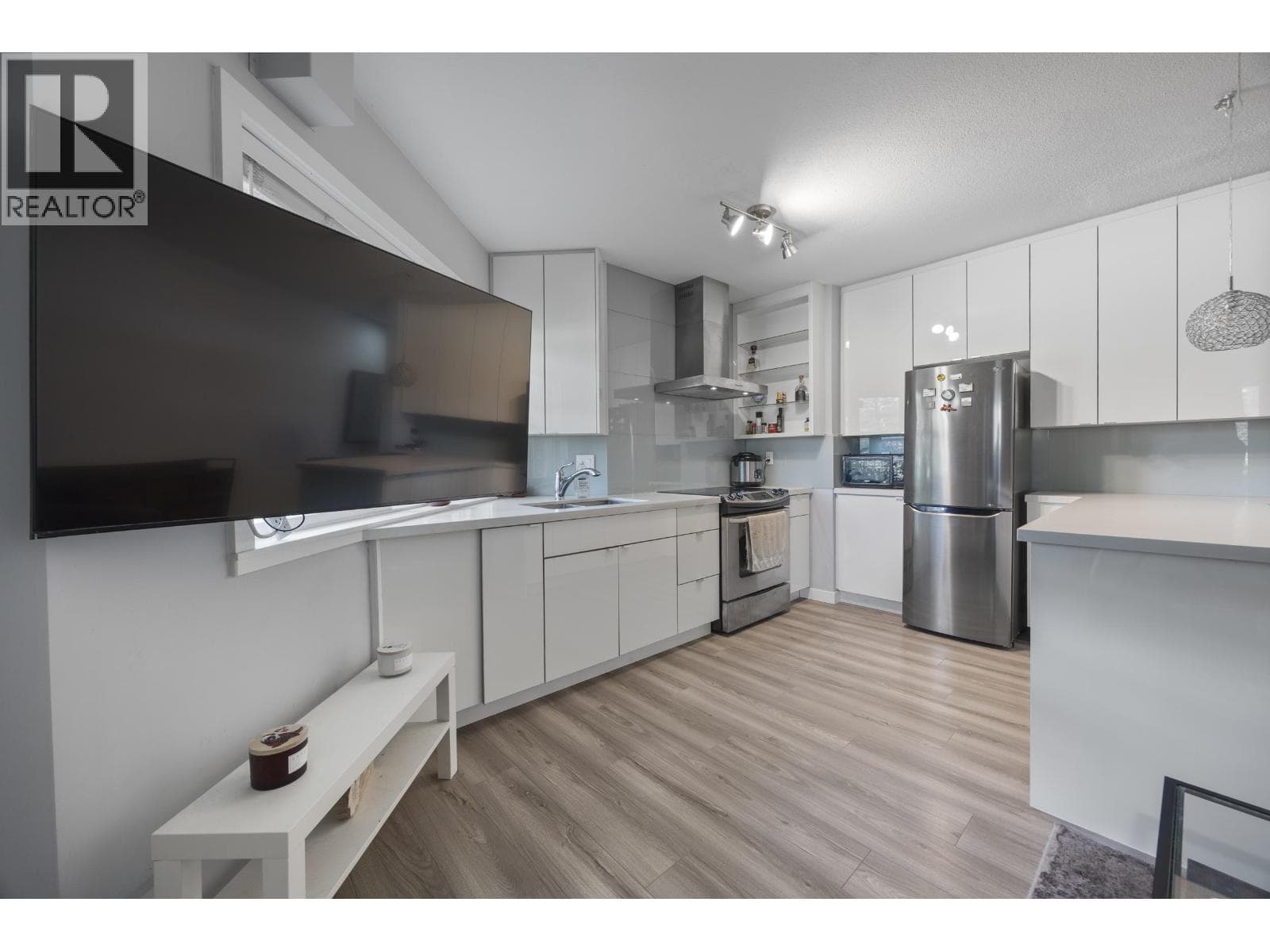 106 1988 E 37TH AVENUE in Kensington-Cedar Cottage
