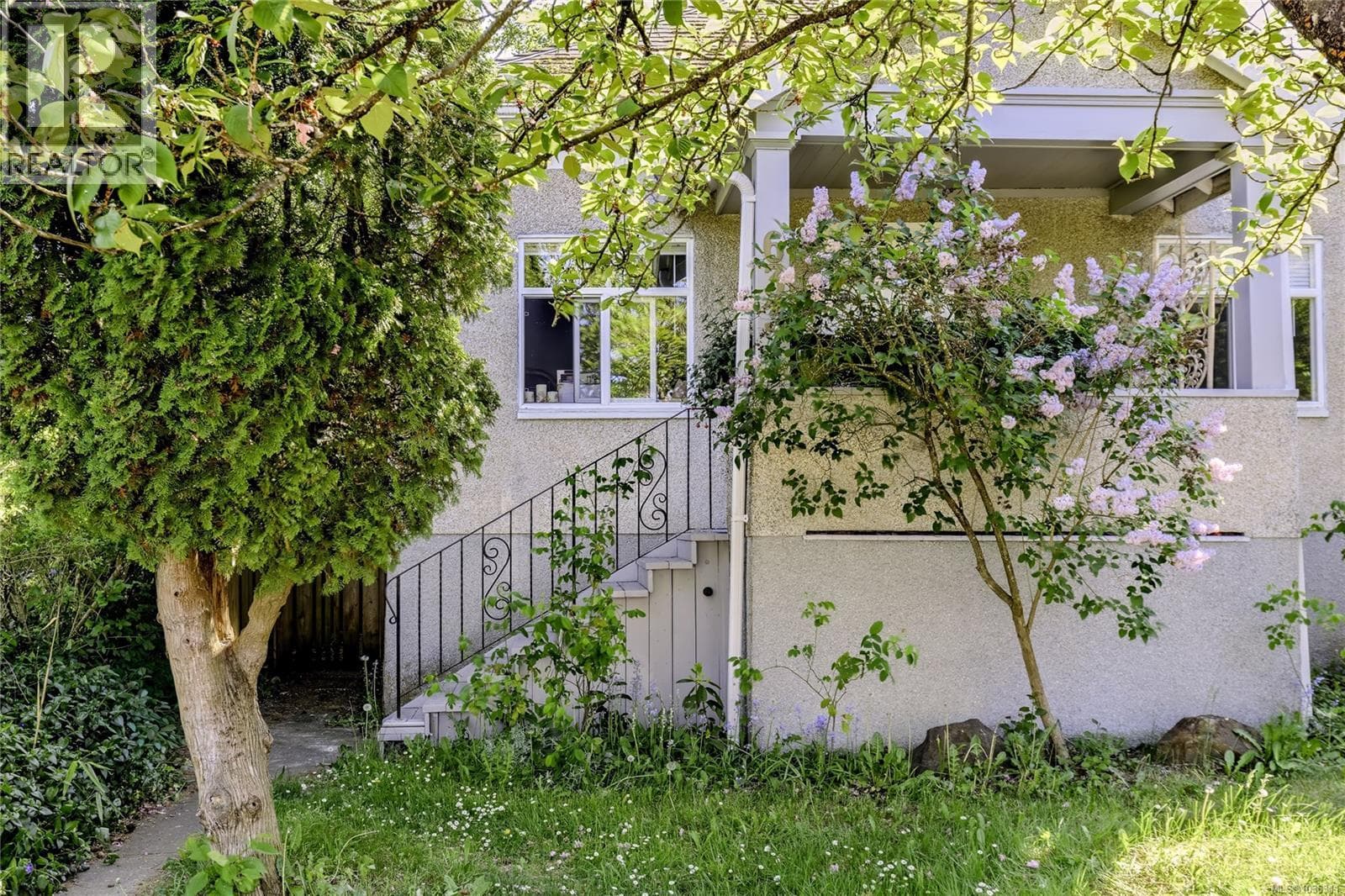 633 PRIDEAUX STREET in