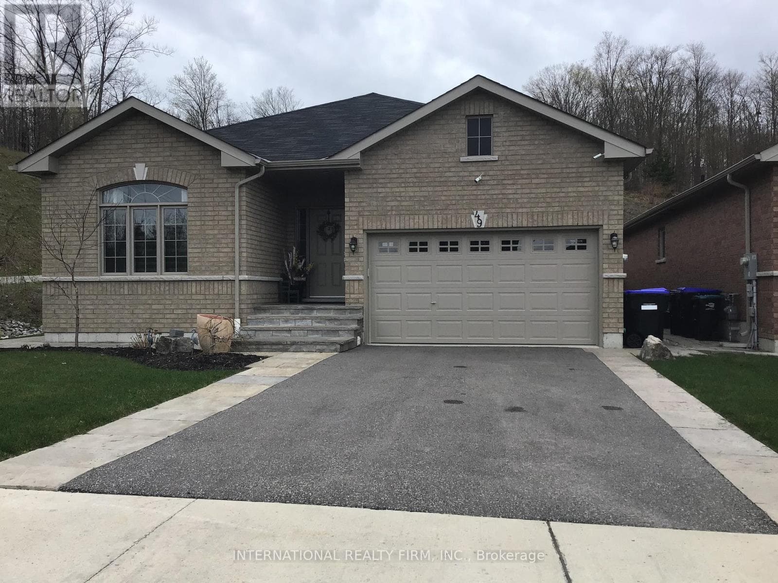 49 BEAUSOLEIL DRIVE in