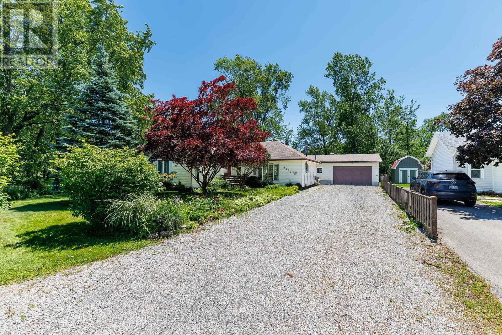 2997 POPLAR AVENUE in