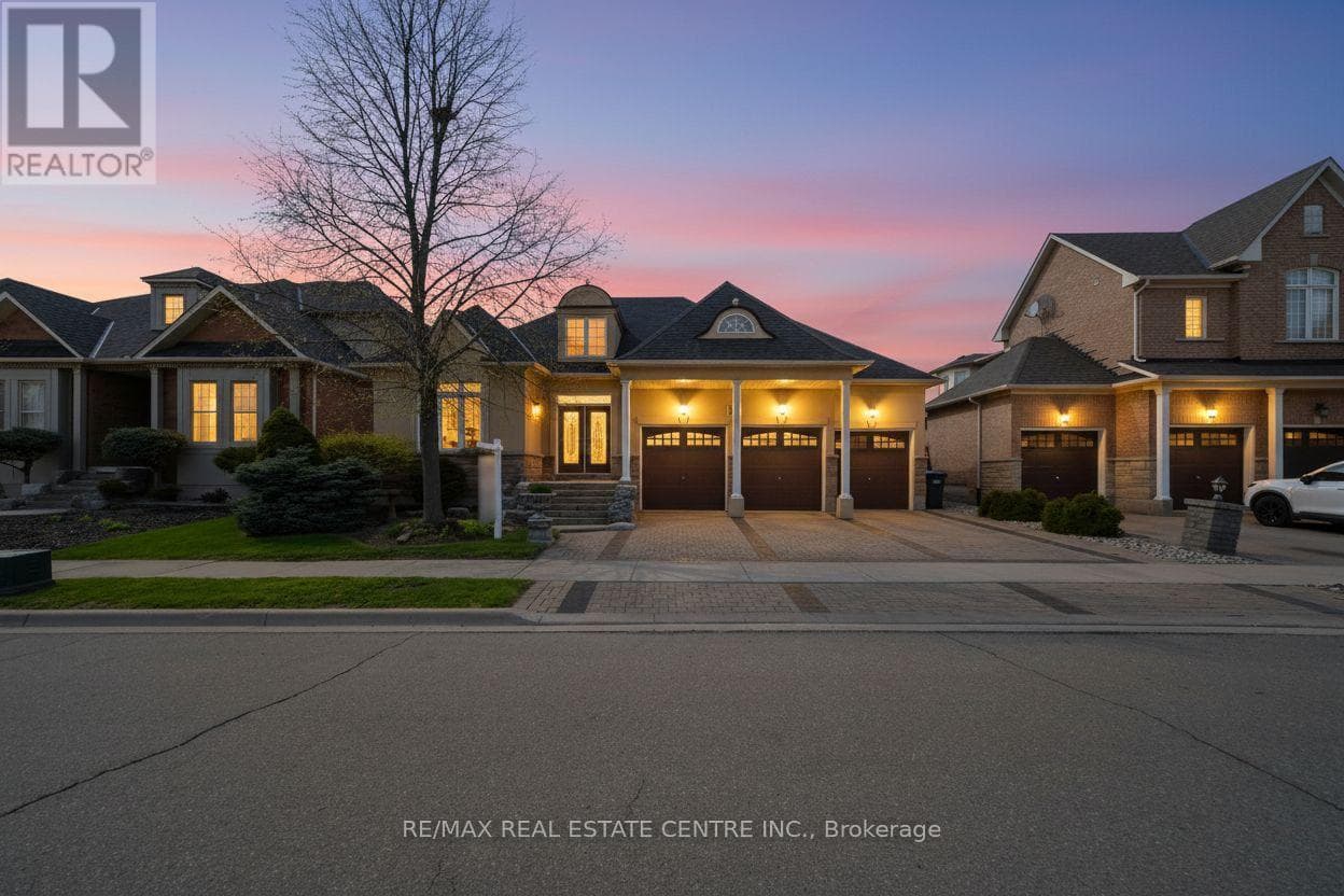 10 EIFFEL BOULEVARD in MOUNT ROYAL