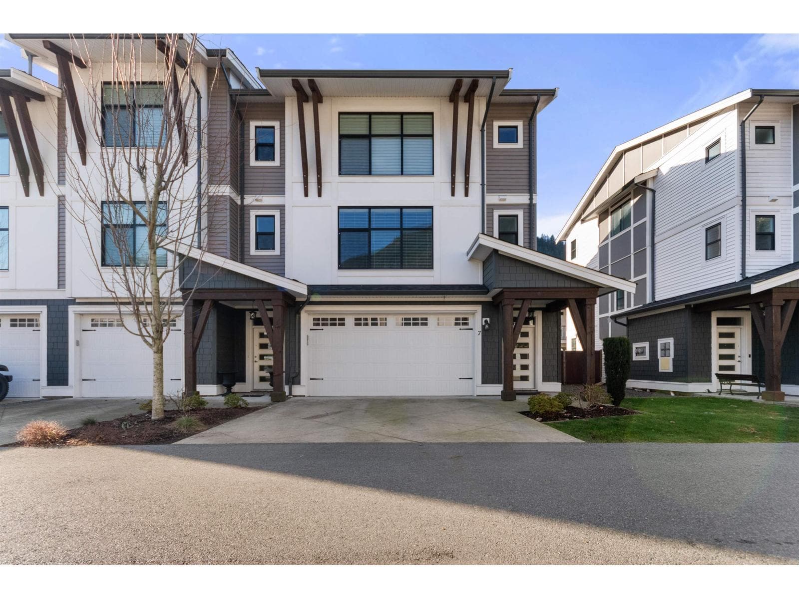 7 386 PINE AVENUE, Harrison Hot Springs in