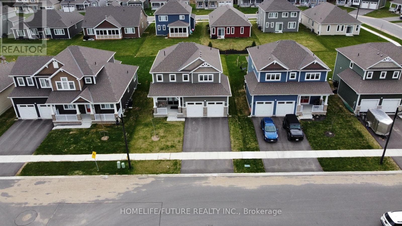 1 DYER CRESCENT in