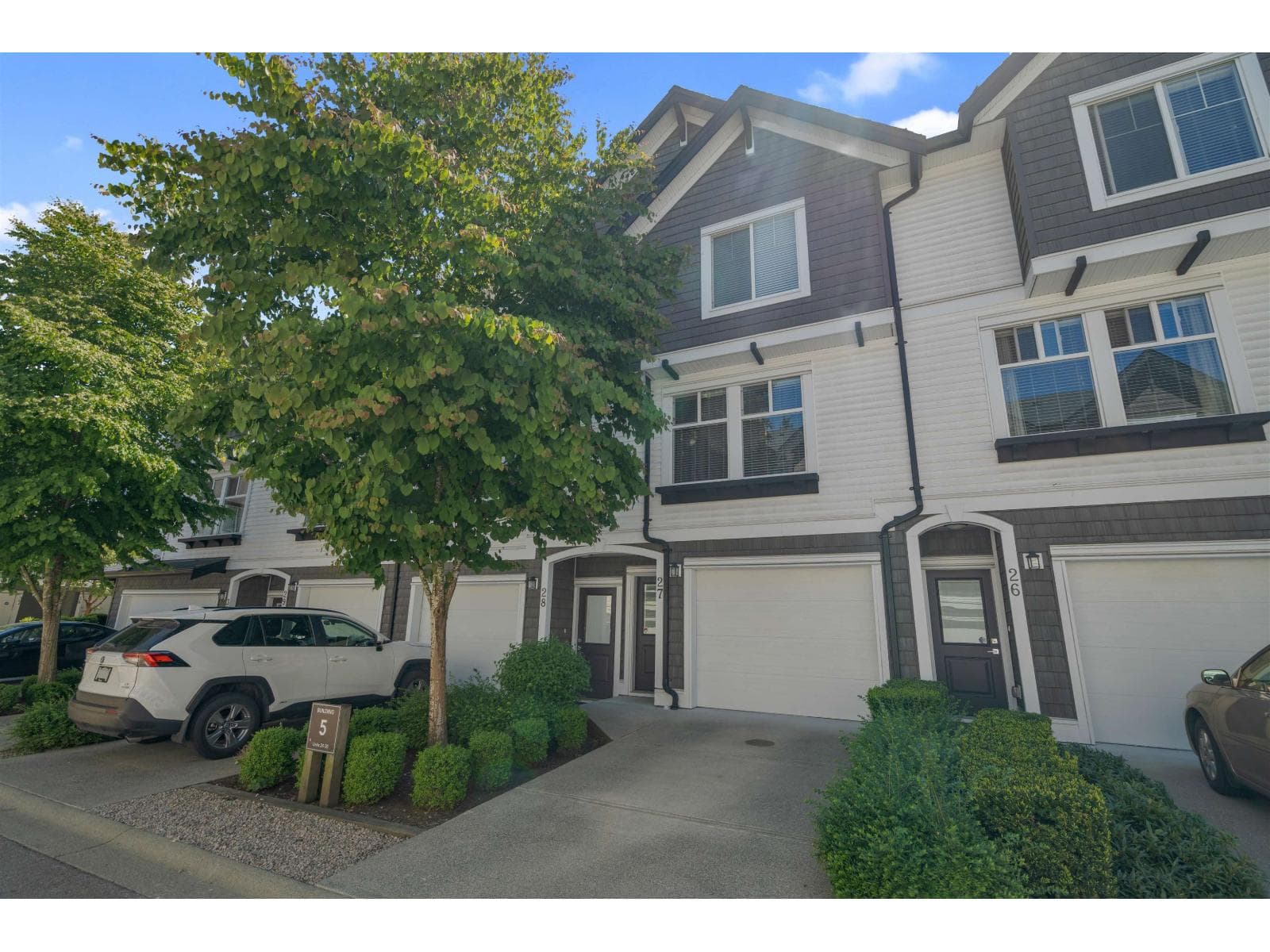27 14271 60 AVENUE in South Newton