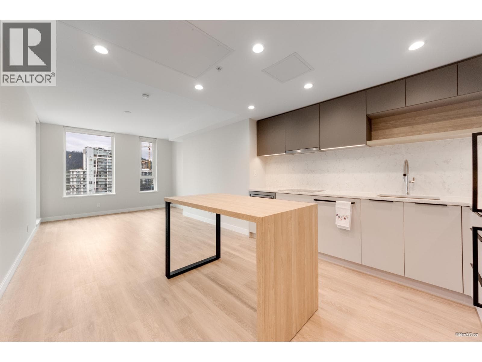 1008 567 EMERSON STREET in Cariboo-Burquitlam