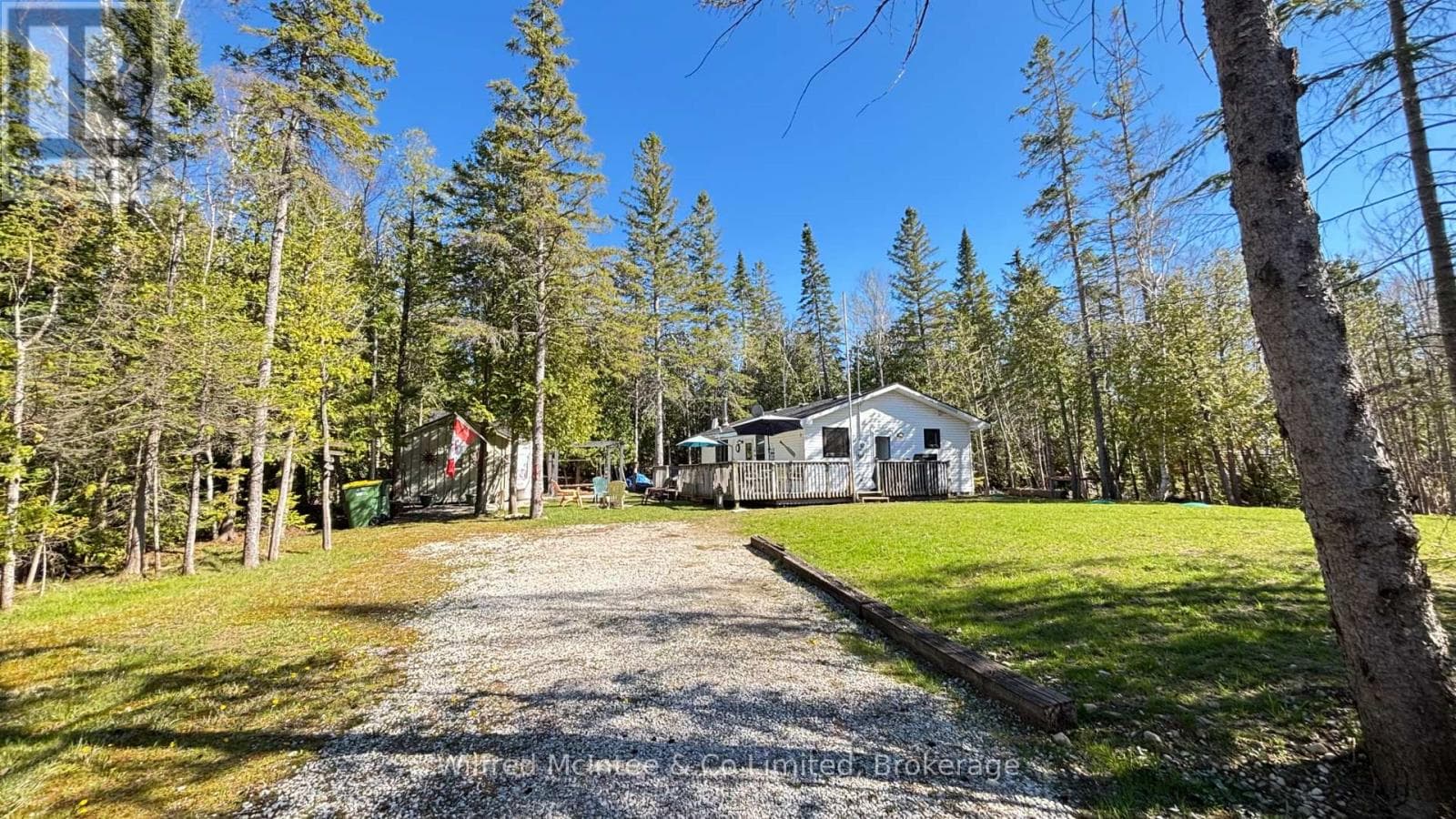 26 THOMPSON AVENUE in