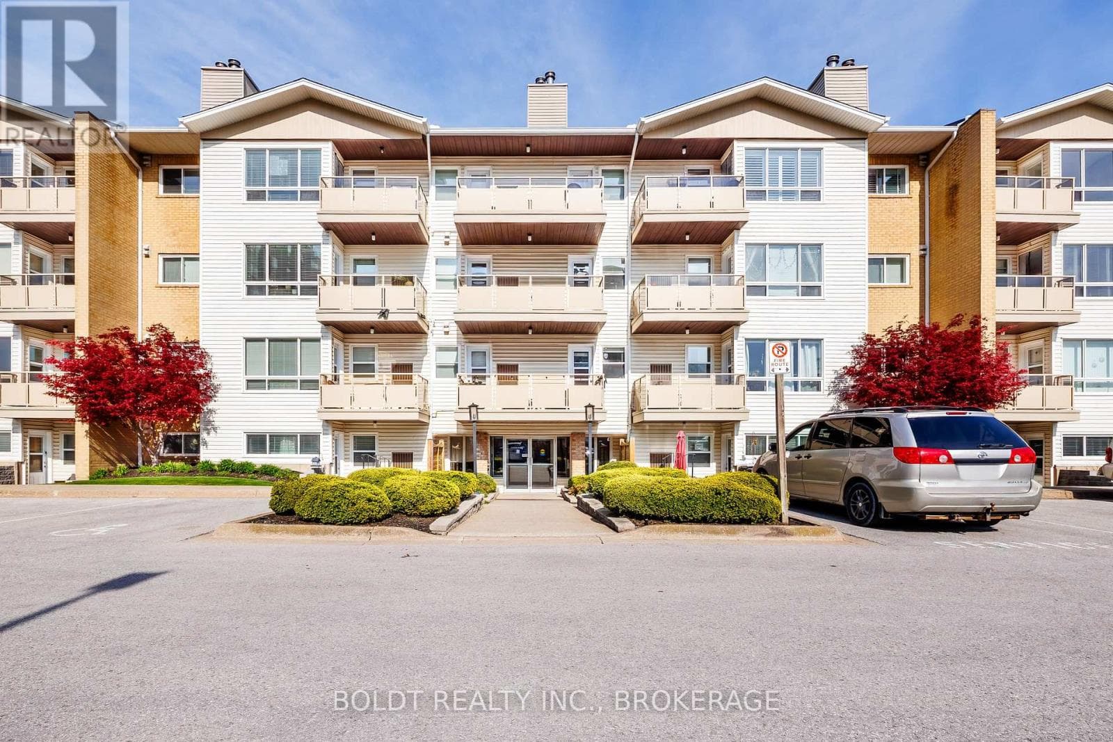 313 - 78 ROEHAMPTON AVENUE in