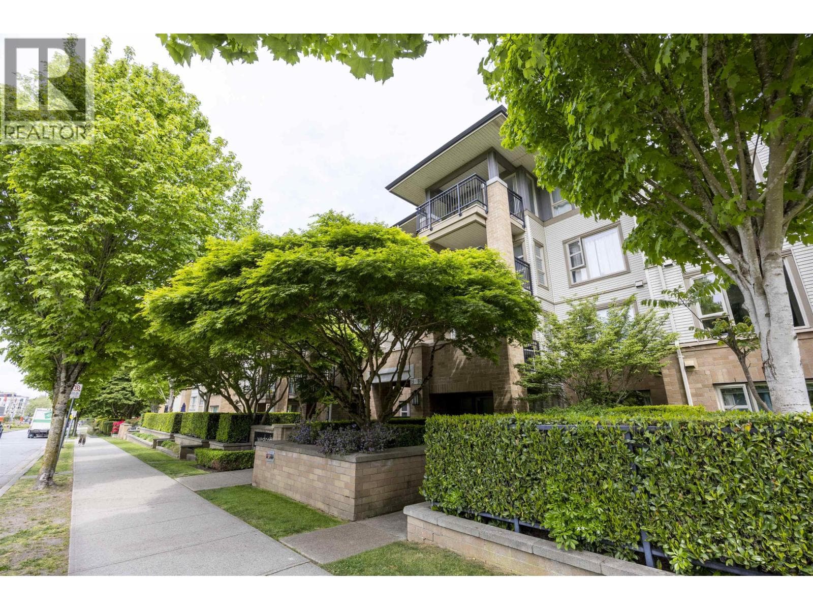 214 2388 WESTERN PARKWAY in