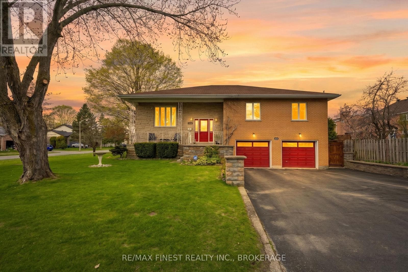 895 NOTTINGHILL AVENUE in Sutton Mills