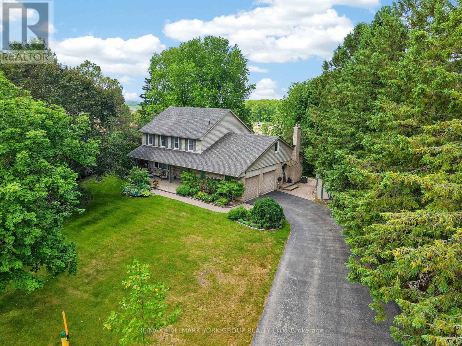 8 GRANT COURT in Queensville-Sharon-HL