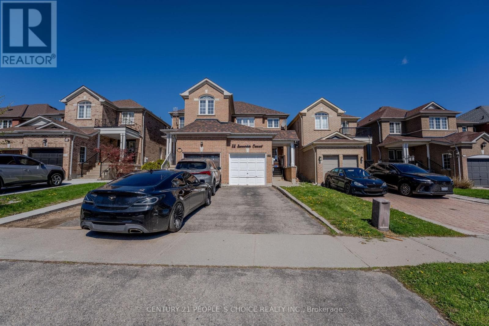 32 SUMMERDALE CRESCENT in FLETCHERS CREEK VILLAGE / LUNDY VILLAGE