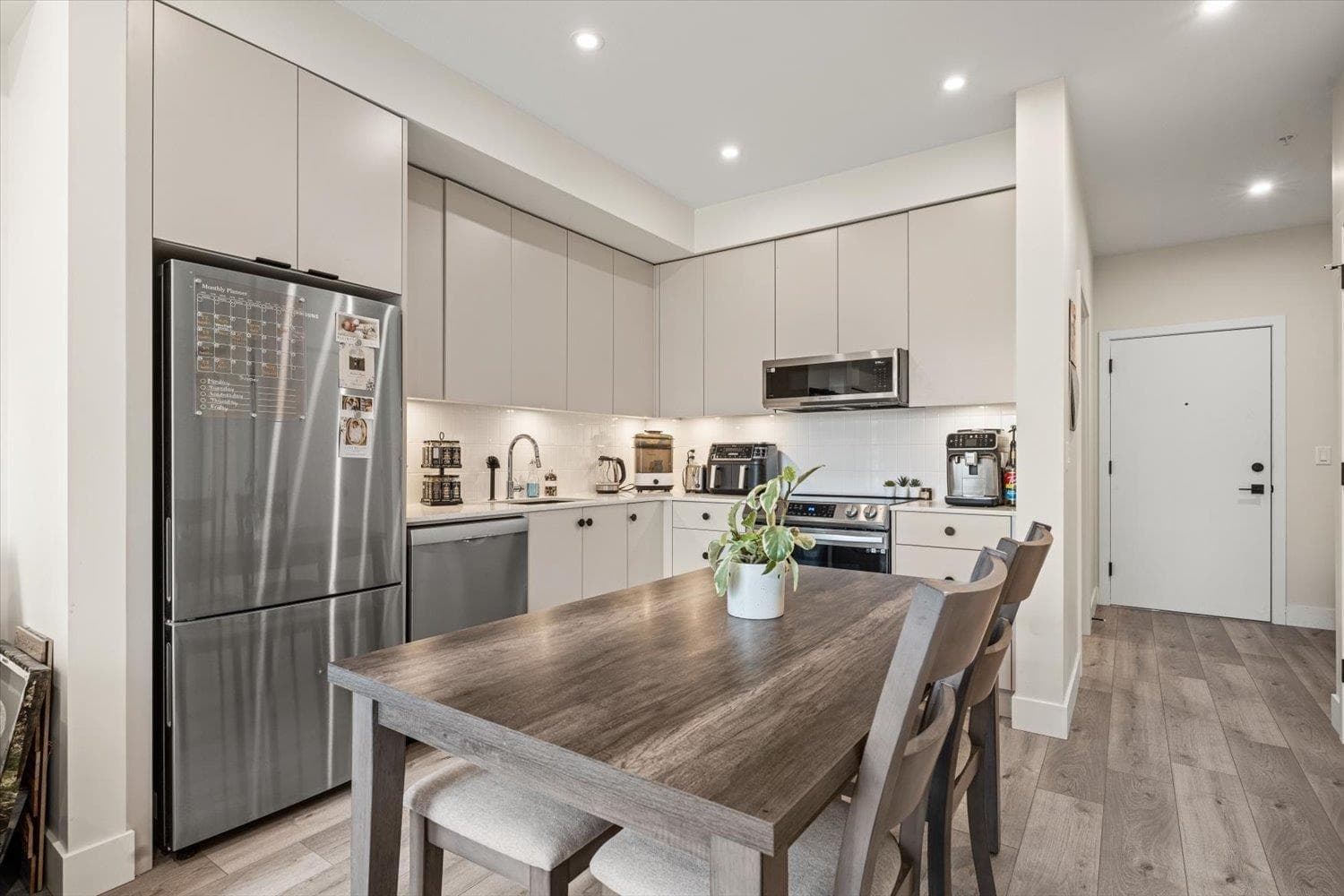 202 45511 CAMPUS DRIVE, Garrison Crossing in Sardis - Vedder