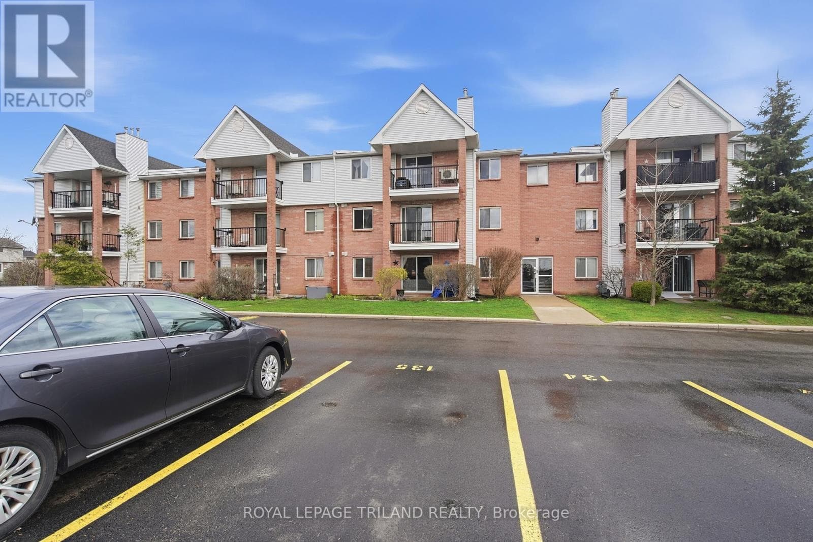 135 - 1096 JALNA BOULEVARD in White Oaks