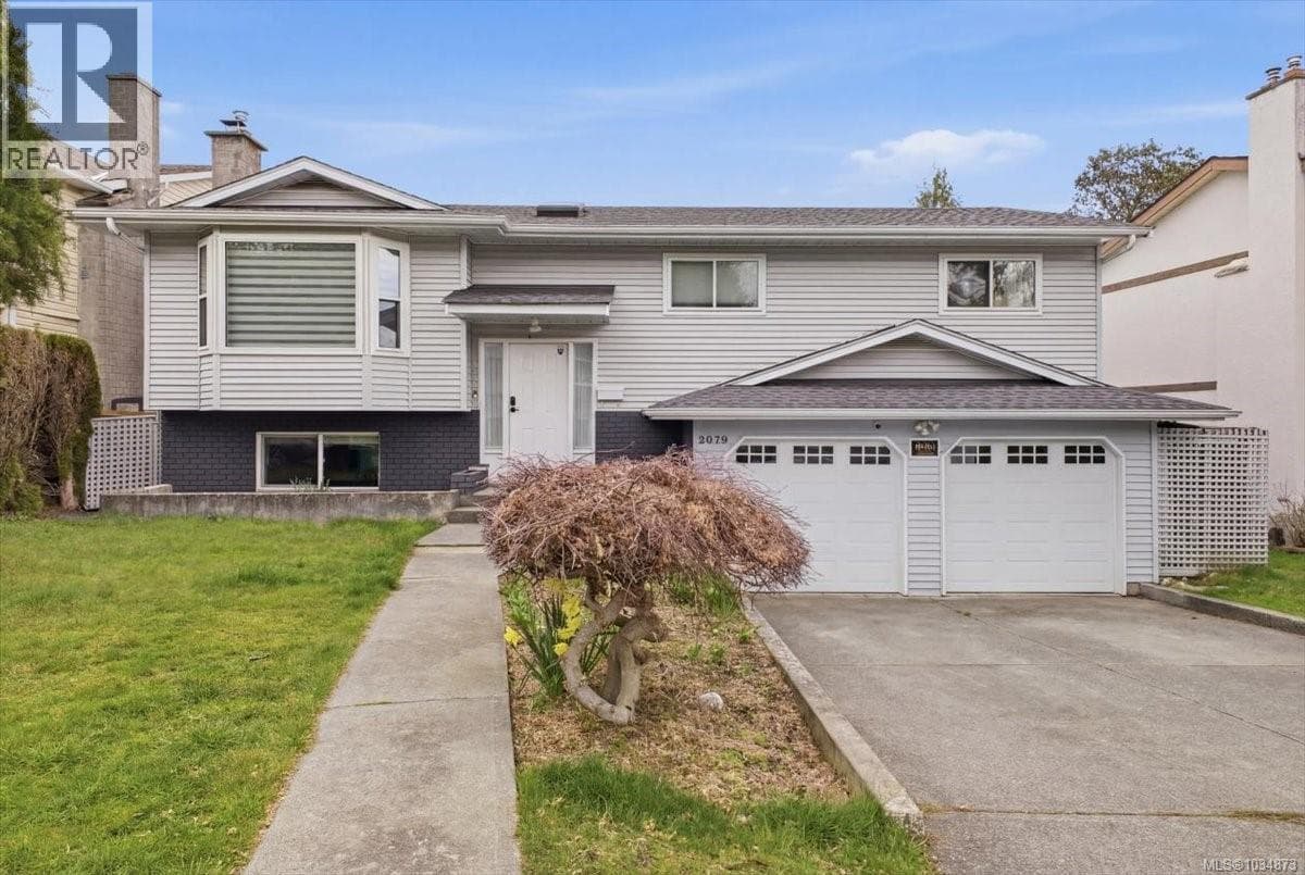 2079 BAIE STREET in